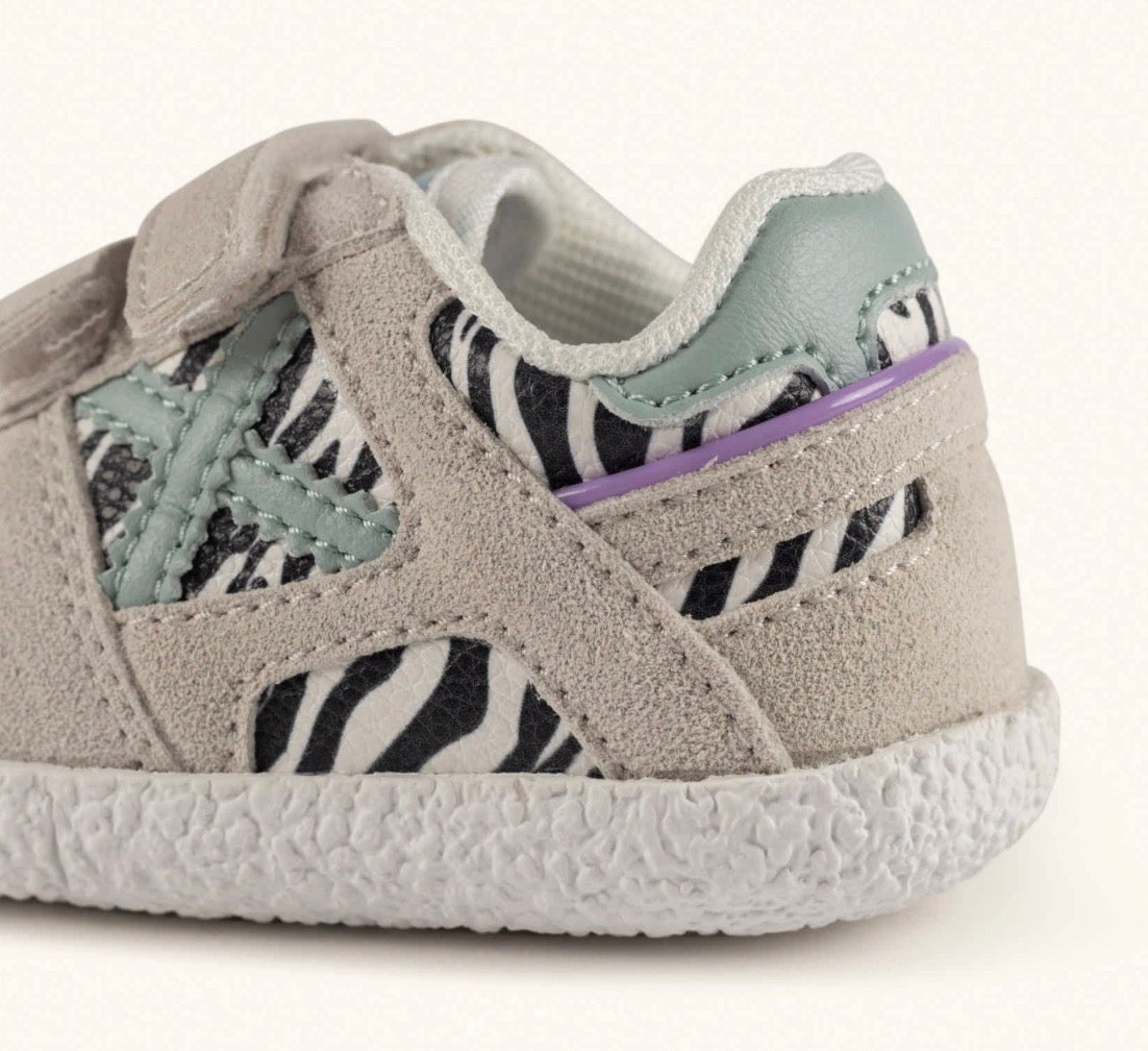 MUNICH - Baby goal zebra